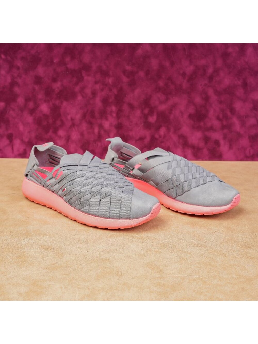 Nike Wone Rosherun Woven 2.0 Grey Pink Cool Summer Sneakers size 10